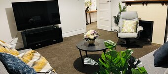 Luxurious House Next to St Clair Beach