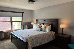 4 bedrooms, Internet, bed sheets - Parkside Paradise | Spacious home in Rapid City with fireplace, grill, and W/D (Rapid City)
