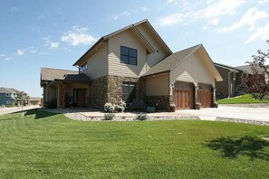 Exterior - Parkside Paradise | Spacious home in Rapid City with fireplace, grill, and W/D (Rapid City)