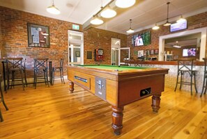 2 bars/lounges - Royal Hotel Guyra (Guyra)