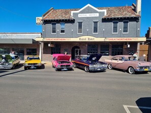 Exterior - Royal Hotel Guyra (Guyra)