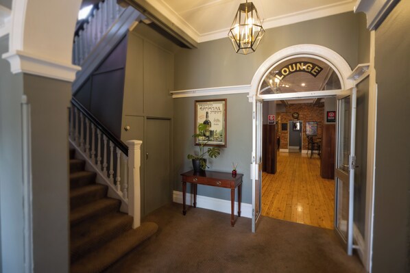 Interior entrance - Royal Hotel Guyra (Guyra)