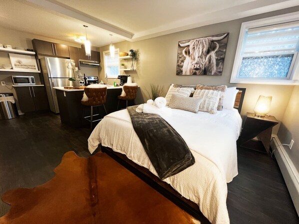 1 makuuhuone, työpöytä, Wi-Fi, vuodevaatteet