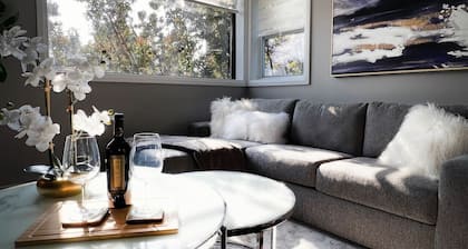 *NEW* Elegant Urban 2BR Retreat