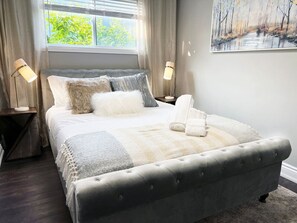 2 عدّة غرف نوم ومكتب وواي فاي وملاءات أسرّة