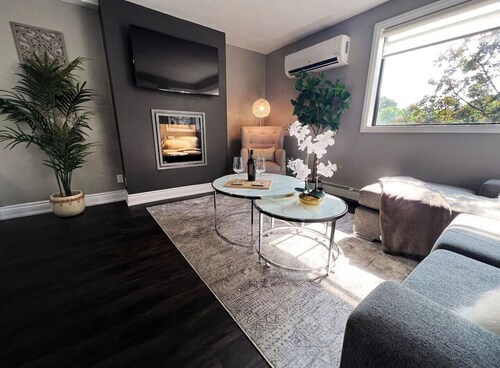 *NEW* Elegant Urban 2BR Retreat