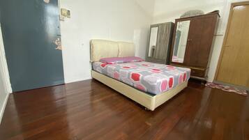3 quartos, ferros/tábuas de passar roupa, Wi-Fi, roupa de cama