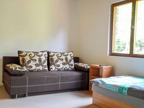 4 bedrooms, desk, Internet - Kemp Stříbrný rybník by Interhome (Hradec Kralove)