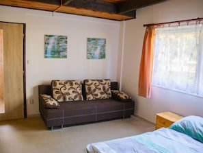 3 bedrooms, desk, WiFi