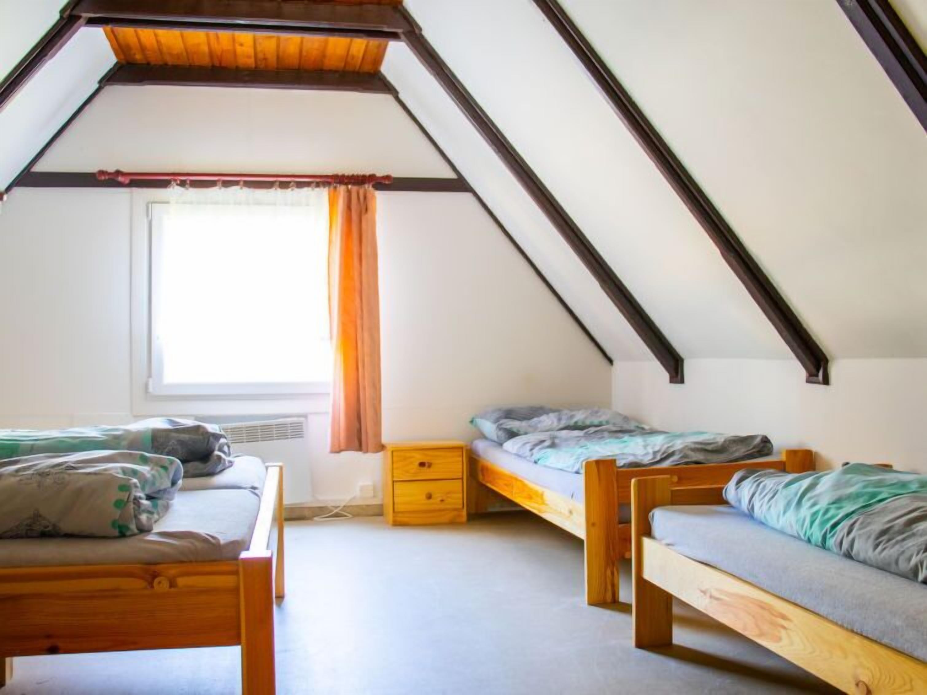 4 chambres, bureau, accès Internet