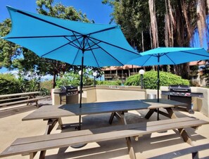 Outdoor dining - Modern 1-Bedroom Island Getaway Near Downtown Kona (Kailua-Kona)