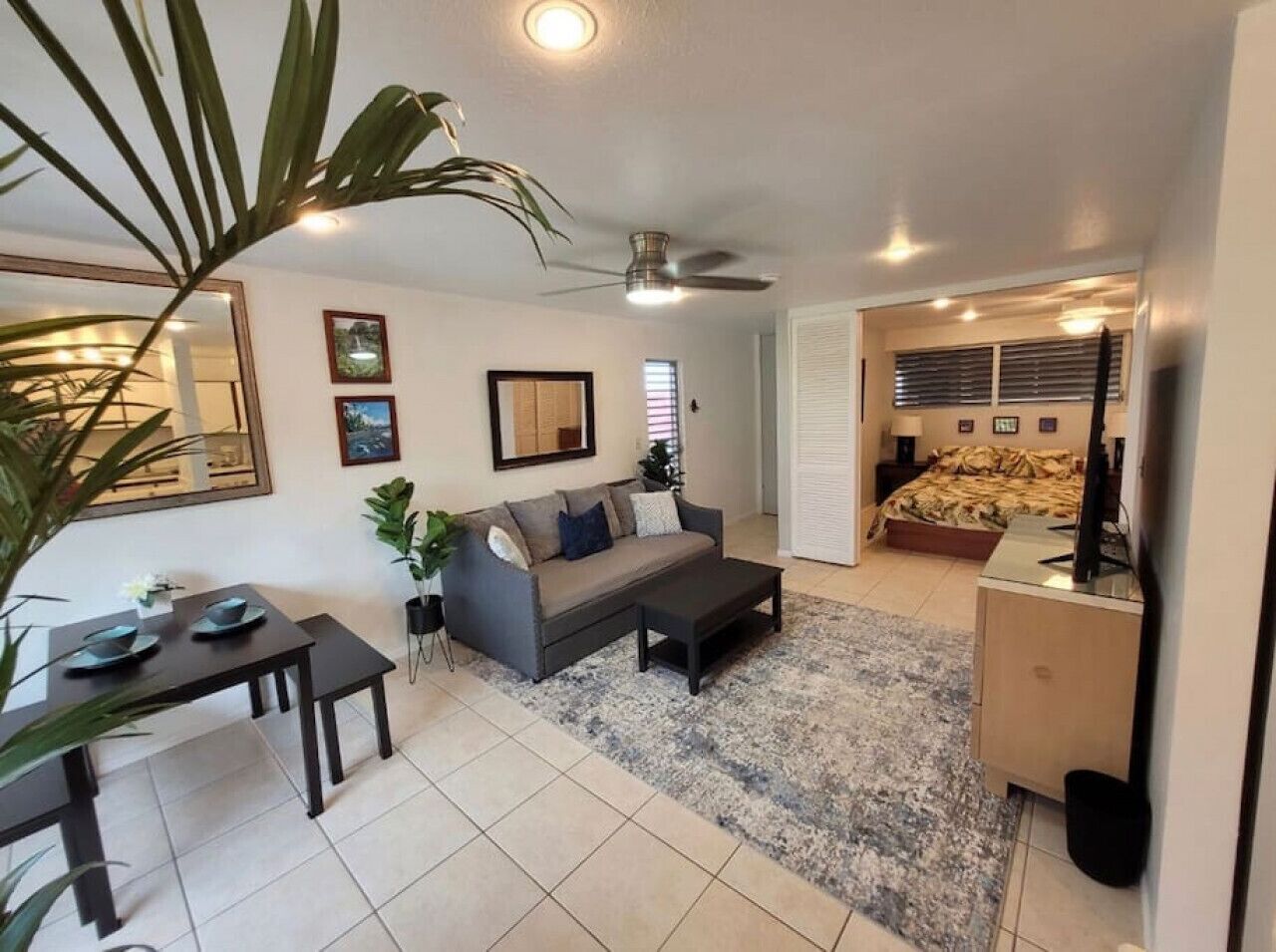 1 habitación, tabla de planchar con plancha, wifi gratis y ropa de cama 