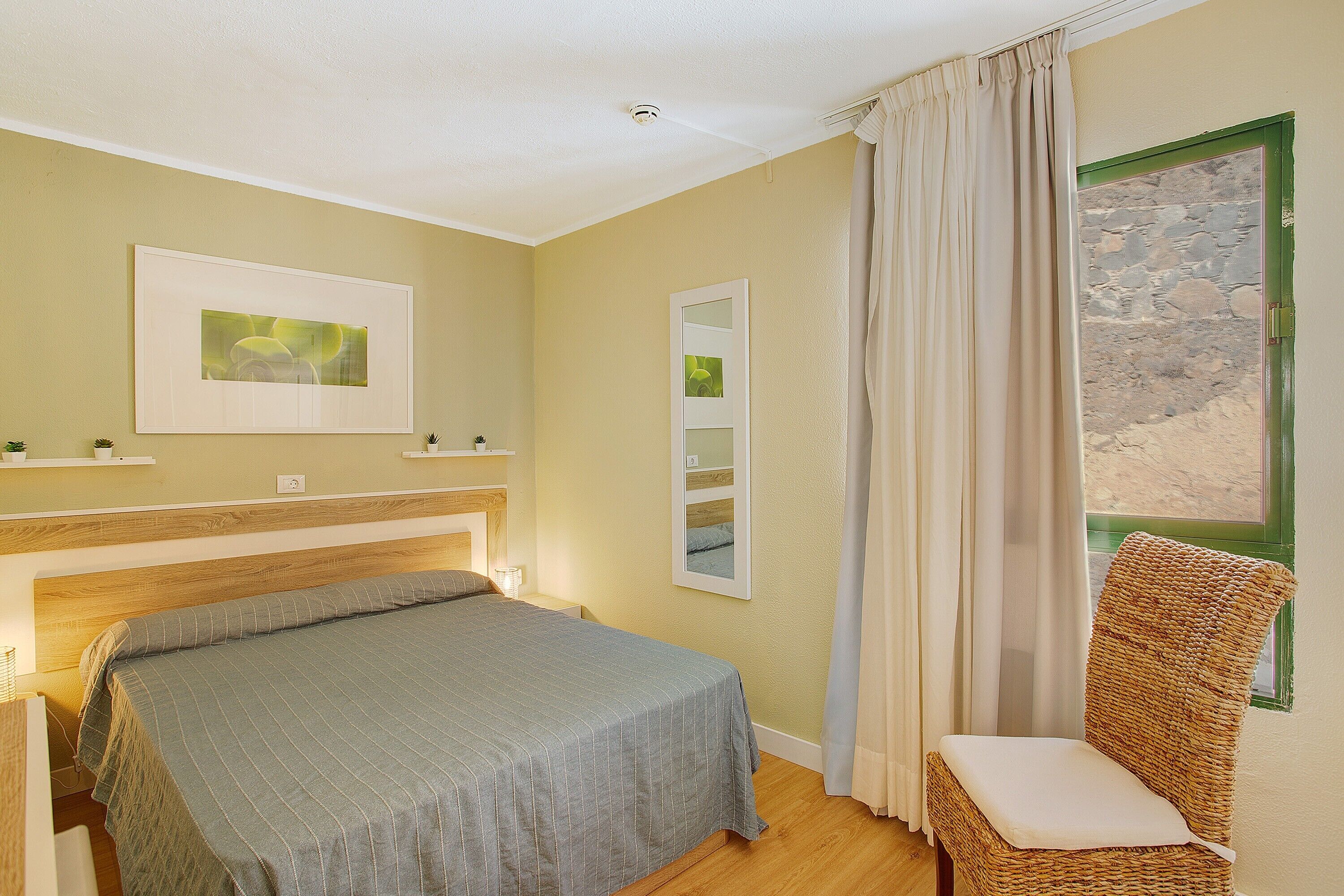 1 slaapkamer, een strijkplank/strijkijzer, gratis wifi, beddengoed