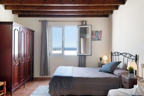 1 bedroom, iron/ironing board, free WiFi, bed sheets - Vacation Home "Viviendas El Pescador - Remo" with Sea View, Private Terrace & Wi-Fi (El Golfo)