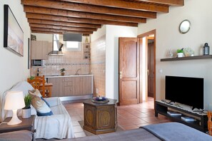 1 habitación, tabla de planchar con plancha, wifi gratis y ropa de cama 