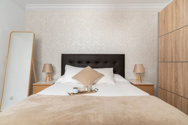 2 多间卧室、熨斗/熨衣板、免费 WiFi、床单