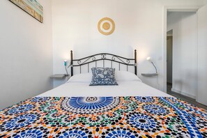 2 chambres, fer et planche à repasser, Wi-Fi gratuit, draps fournis