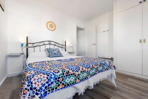 2 bedrooms, iron/ironing board, free WiFi, bed sheets