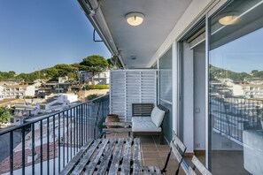 Property grounds - '1st Line Sea Port Llafranch' Apartment with Sea Views, Private Terrace and Wi-Fi (Llafranc)