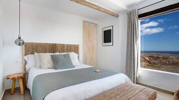 Een strijkplank/strijkijzer, gratis wifi, beddengoed