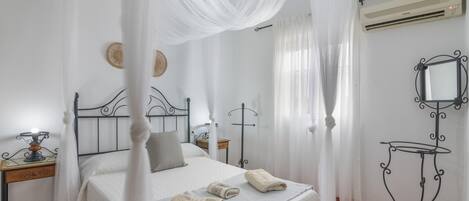 2 bedrooms, bed sheets