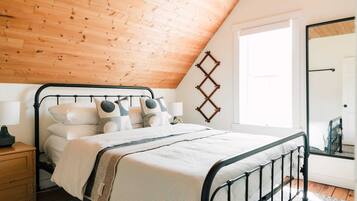 3 chambres, bureau, fer et planche Ă repasser, lit parapluie