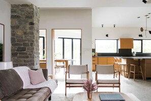 TV, stereo, offices