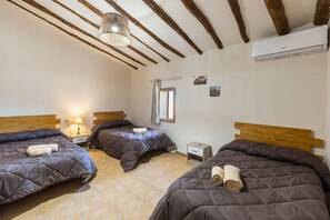 2 bedrooms, free WiFi, bed sheets - Holiday Home "Casa Moya" with Mountain View, Private Pool & Wi-Fi (CARAVACA DE LA CRUZ)