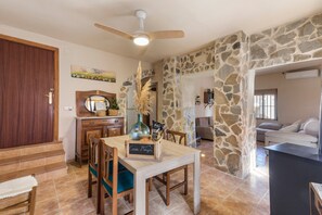 Dining - Holiday Home "Casa Moya" with Mountain View, Private Pool & Wi-Fi (CARAVACA DE LA CRUZ)