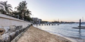 Unclassified image, 5 of 38, button