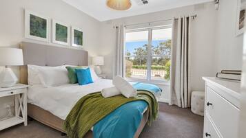 4 dormitorios, escritorio, tabla de planchar con plancha y wifi