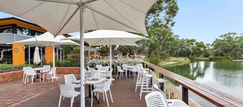 Barossa Valley Escape: 4-Bed House In Vineyard