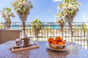 تناول الطعام بالخارج