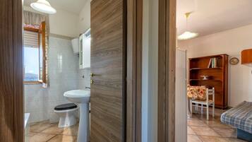 浴缸、風筒、提供毛巾