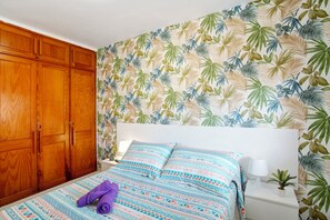 1 室のベッドルーム、アイロン / アイロン台、WiFi (無料)、ベッドシーツ