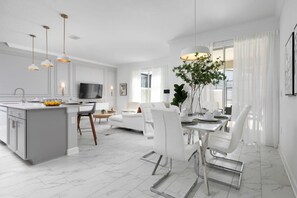 Interior - Chic Retreat - Unforgettable Stay (Kissimmee)