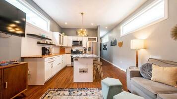 TV, fireplace, offices