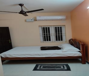 Deluxe Room | Egyptian cotton sheets, premium bedding, free WiFi, bed sheets - Jeeva Residency (Attur)