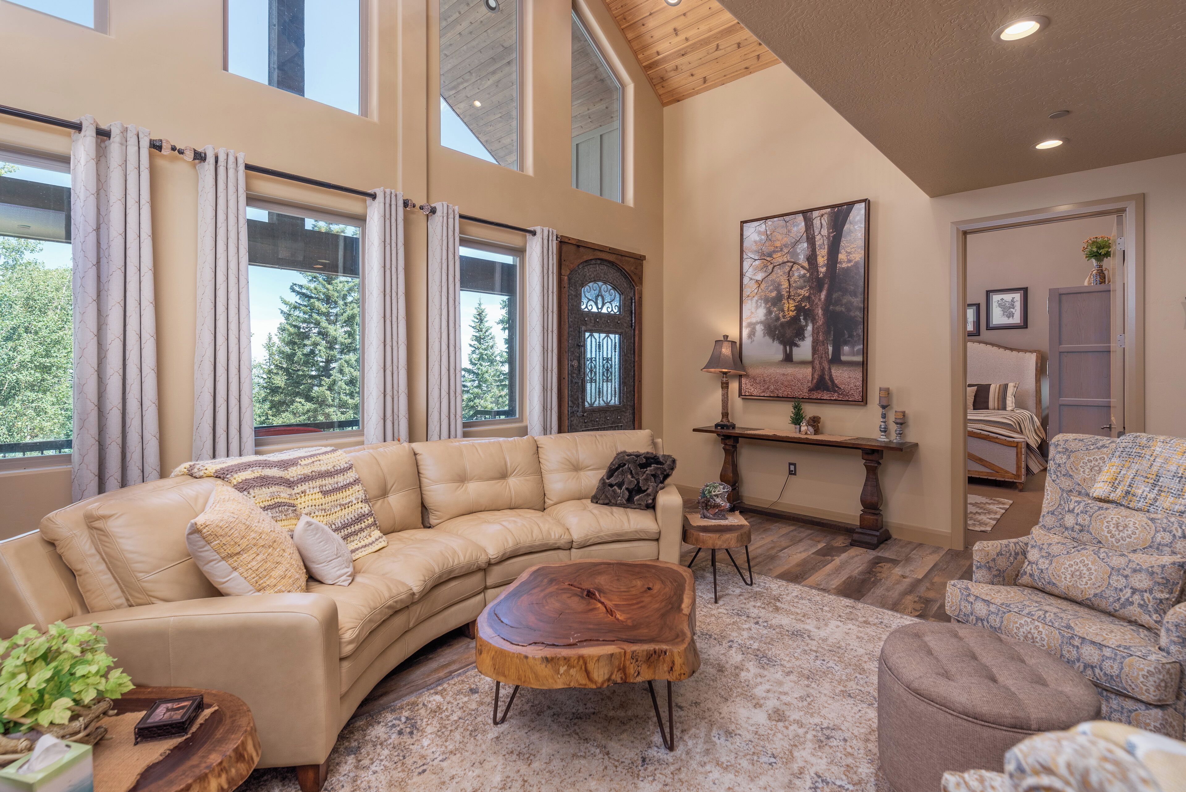 536 Old mill road - New Listing! Beautiful Cabin With Walk Out Deck. Feeling Of