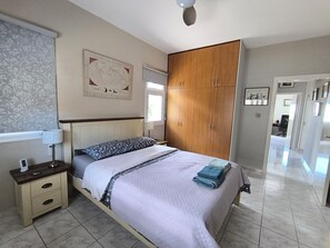 2 bedrooms, in-room safe, desk, iron/ironing board - Villa Best Holiday-breathtaking sea views, amazing garden,BBQ,next to CORAL BAY  (Paphos, Peyia)
