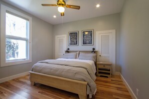 3 室のベッドルーム、アイロン / アイロン台、WiFi、ベッドシーツ