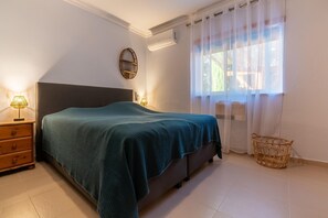 2 slaapkamers, een strijkplank/strijkijzer, gratis wifi