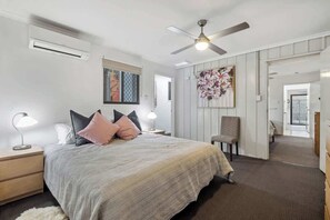 4 dormitorios, tabla de planchar con plancha, wifi y ropa de cama