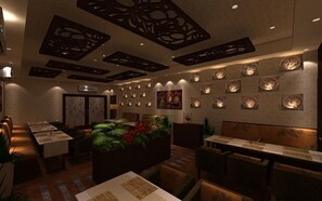 Restaurant - Hotel The Seven (Silvassa)
