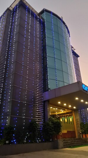 Front of property - Hotel The Seven (Silvassa)