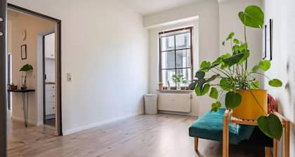 NEXT HOME - FREE Parking & WiFi - Ruhige Lage - bright Apartment
