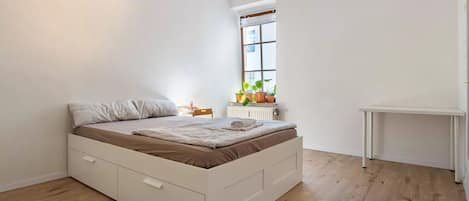 2 Schlafzimmer, Schreibtisch, Bügeleisen/Bügelbrett, kostenloses WLAN