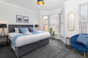 3 Schlafzimmer, Schreibtisch, Bügeleisen/Bügelbrett, kostenloses WLAN