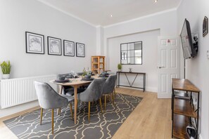 تناول الطعام