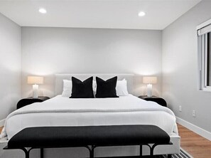 4 slaapkamers, een strijkplank/strijkijzer, reisbedje, wifi